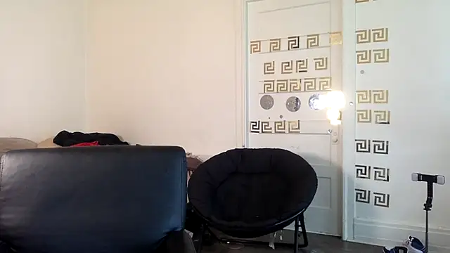 Snapshot of Diodre_Benyoon chatting on 11, 4, 2026 Diodre Benyoon online show from 11, 4, 2026