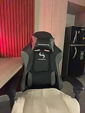 Enyagleam  online show from 28, 2, 2026