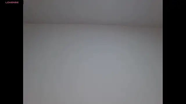 Snapshot of Gia_Lee chatting on 6, 11, 2025 Gia Lee online show from 6, 11, 2025