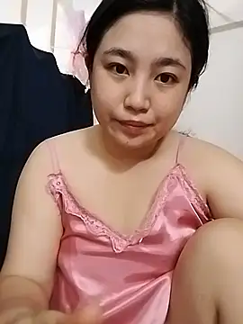 Snapshot of Minn-cute chatting on 17, 5, 2026 Minn-cute online show from 17, 5, 2026