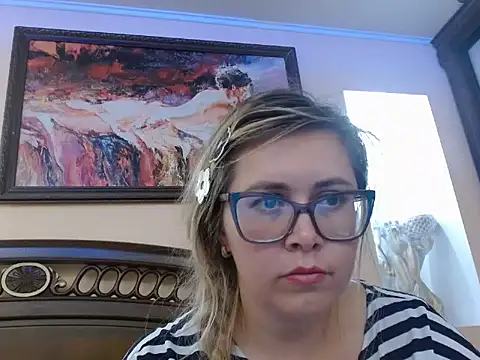 Crystal00Girl online show from 7, 11, 2025