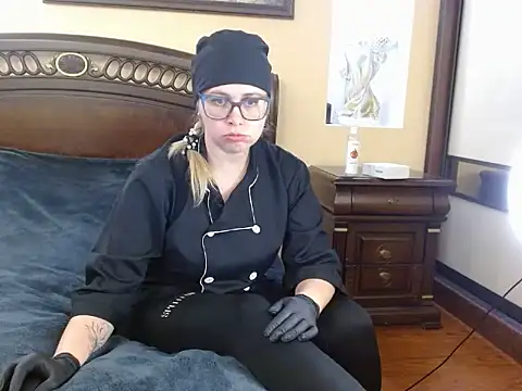 Crystal00Girl online show from 1, 12, 2025