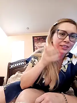 Crystal00Girl online show from 3, 11, 2025