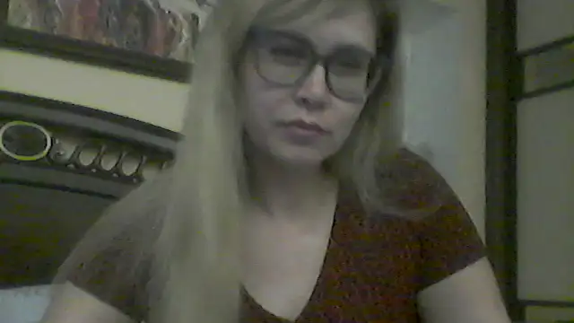 Crystal00Girl online show from 31, 10, 2025