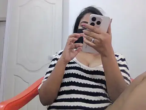 Little toy girl online show from 6, 11, 2025