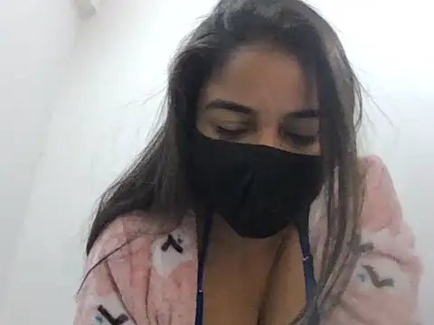 Little toy girl online show from 16, 11, 2025