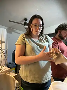 Mommasaurrex online show from 1, 12, 2025