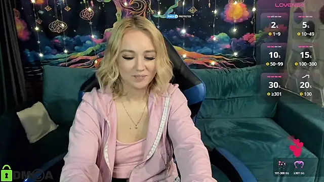 Snapshot of CrystalGirl99 chatting on 16, 12, 2025 CrystalGirl99 online show from 16, 12, 2025