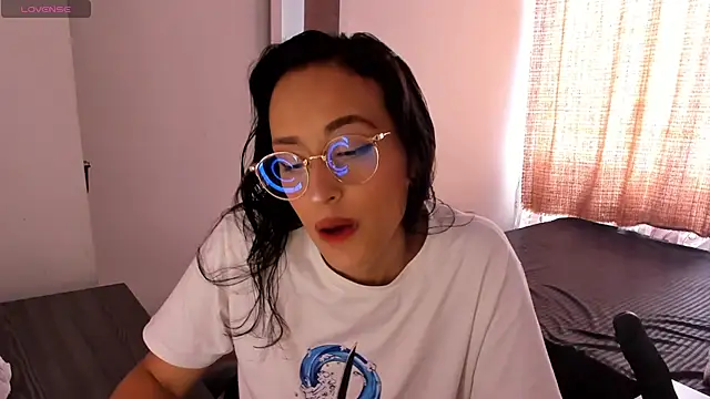 Snapshot of Slave_Rosee chatting on 8, 10, 2025 Slave Rosee online show from 8, 10, 2025