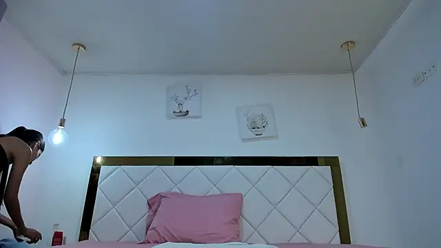 millycute18  online show from 24, 9, 2025