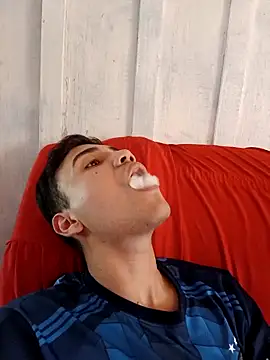 Snapshot of novinho_safado__ chatting on 10, 10, 2025 novinho safado online show from 10, 10, 2025