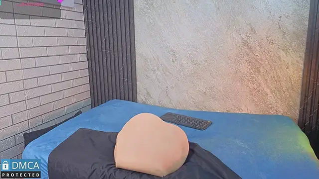 nena cupcake  online show from 7, 4, 2026