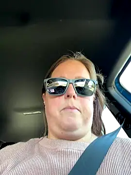 Snapshot of hornykitty1210 chatting on 4, 11, 2025 hornykitty1210 online show from 4, 11, 2025