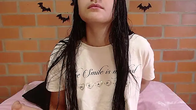 Montserrat Jay online show from 29, 10, 2025