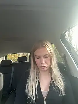 Snapshot of Chloemillerrxx chatting on 12, 11, 2025 Chloemillerrxx online show from 12, 11, 2025