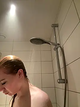 Snapshot of Chloemillerrxx chatting on 23, 11, 2025 Chloemillerrxx online show from 23, 11, 2025