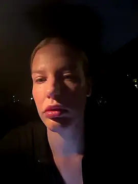 Snapshot of Chloemillerrxx chatting on 28, 9, 2025 Chloemillerrxx online show from 28, 9, 2025