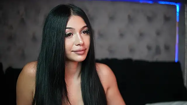 GiuliaSya online show from 25, 9, 2025