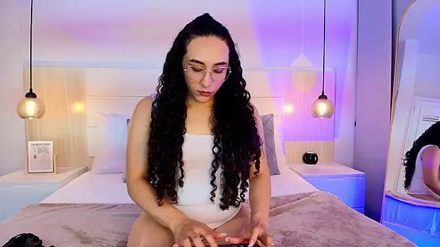 Snapshot of alehia_cute chatting on 24, 11, 2025 alehia cute online show from 24, 11, 2025