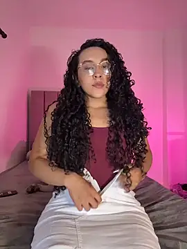 Snapshot of alehia_cute chatting on 7, 7, 2026 alehia cute online show from 7, 7, 2026