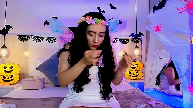 Snapshot of alehia_cute chatting on 31, 10, 2025 alehia cute online show from 31, 10, 2025