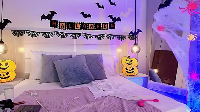 Snapshot of alehia_cute chatting on 27, 10, 2025 alehia cute online show from 27, 10, 2025