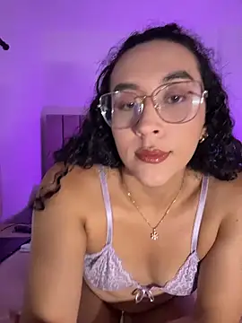 Snapshot of alehia_cute chatting on 16, 5, 2026 alehia cute online show from 16, 5, 2026