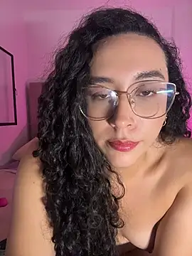 Snapshot of alehia_cute chatting on 10, 7, 2026 alehia cute online show from 10, 7, 2026