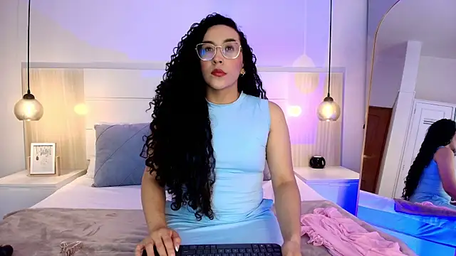 Snapshot of alehia_cute chatting on 8, 11, 2025 alehia cute online show from 8, 11, 2025