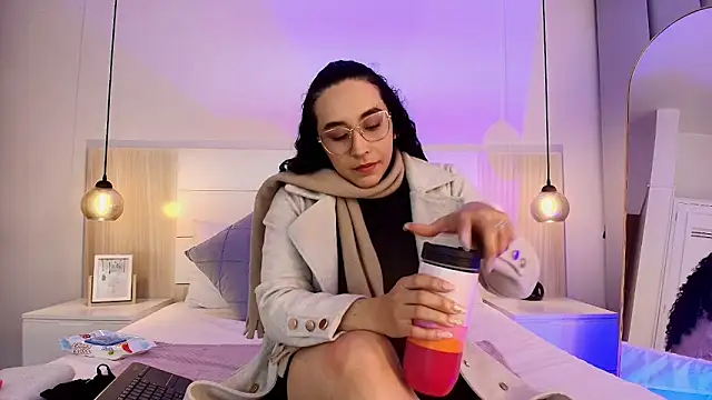 Snapshot of alehia_cute chatting on 10, 10, 2025 alehia cute online show from 10, 10, 2025