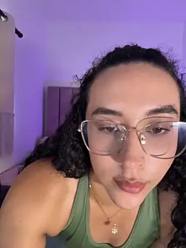 Snapshot of alehia_cute chatting on 15, 5, 2026 alehia cute online show from 15, 5, 2026