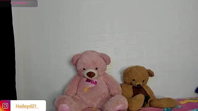 HaileyDuke online show from 6, 4, 2026