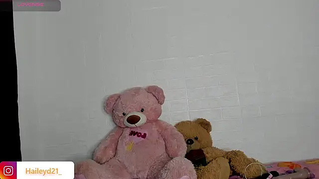 HaileyDuke online show from 12, 4, 2026