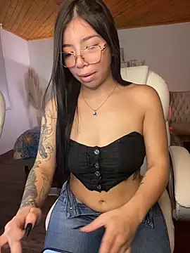 Maddy Piink online show from 29, 11, 2025