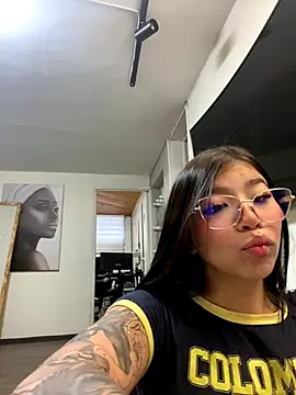 Maddy Piink online show from 21, 11, 2025