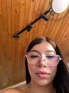 Maddy Piink online show from 3, 2, 2026