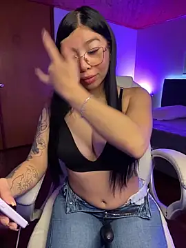 Snapshot of Maddy_Piink chatting on 18, 9, 2025 Maddy Piink online show from 18, 9, 2025