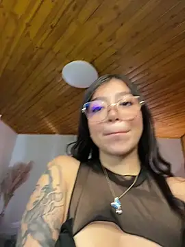 Maddy Piink online show from 19, 12, 2025