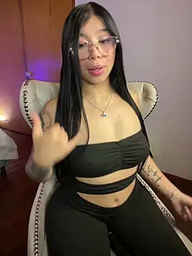Snapshot of Maddy_Piink chatting on 30, 9, 2025 Maddy Piink online show from 30, 9, 2025