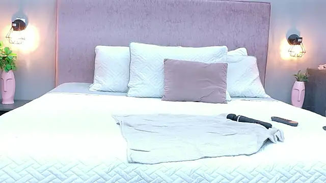 Camila Hill  online show from 8, 1, 2026