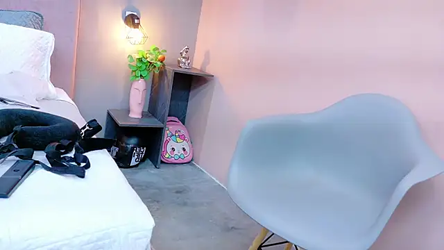 Camila Hill  online show from 31, 10, 2025