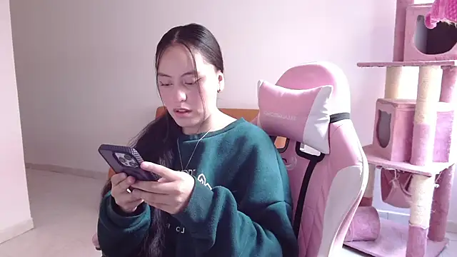 Snapshot of madissooon__ chatting on 3, 12, 2025 madissooon online show from 3, 12, 2025