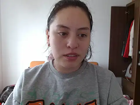 Snapshot of madissooon__ chatting on 28, 10, 2025 madissooon   online show from 28, 10, 2025