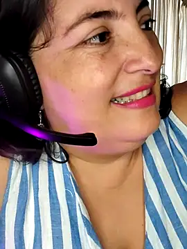 Snapshot of lina_maria99 chatting on 4, 10, 2025 lina maria99 online show from 4, 10, 2025