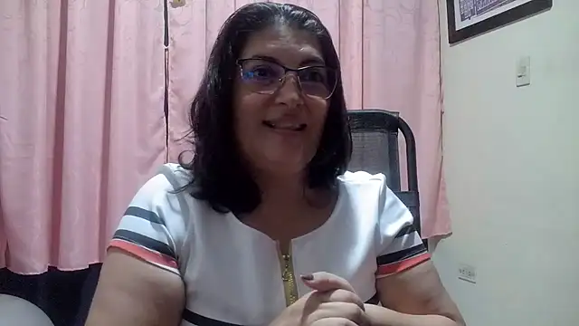 Snapshot of lina_maria99 chatting on 19, 5, 2026 lina maria99 online show from 19, 5, 2026
