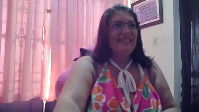 Snapshot of lina_maria99 chatting on 15, 5, 2026 lina maria99 online show from 15, 5, 2026
