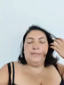 Snapshot of lina_maria99 chatting on 24, 10, 2025 lina maria99 online show from 24, 10, 2025