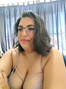 Snapshot of lina_maria99 chatting on 12, 11, 2025 lina maria99 online show from 12, 11, 2025