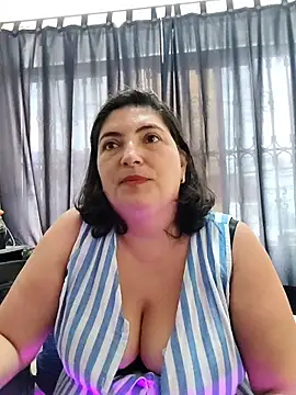 Snapshot of lina_maria99 chatting on 4, 11, 2025 lina maria99 online show from 4, 11, 2025