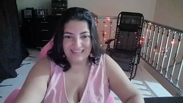 Snapshot of lina_maria99 chatting on 3, 5, 2026 lina maria99 online show from 3, 5, 2026